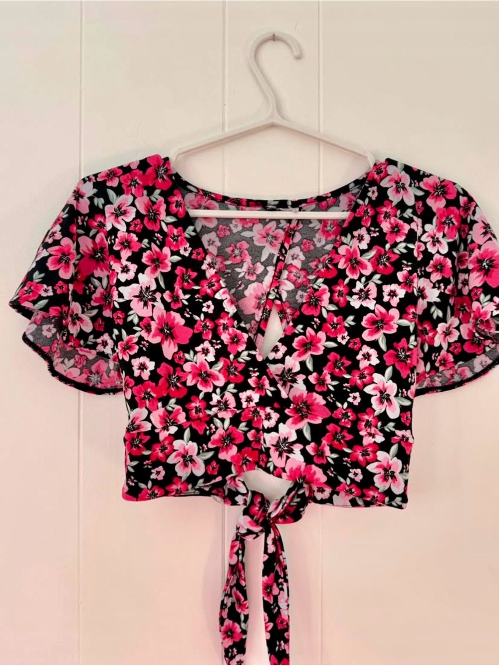 Tie-back Floral Crop Top in Pink & Black